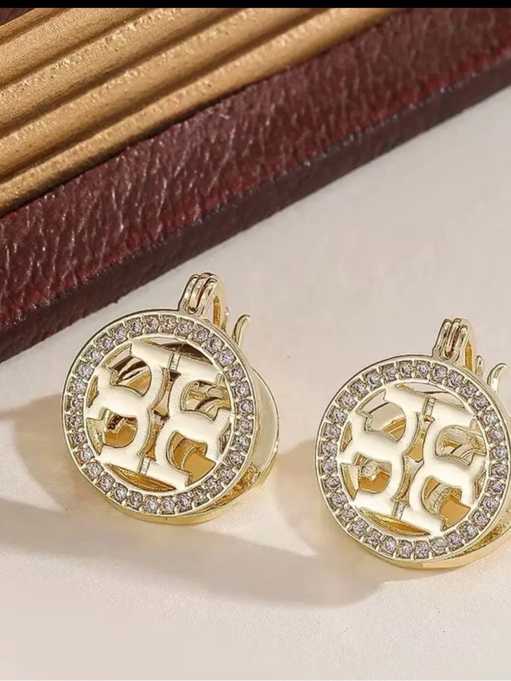 New Tory Burch Clip On T Logo Round Earrings